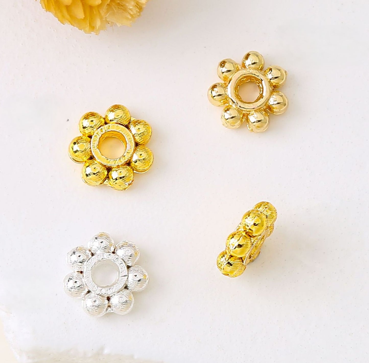 100pcs Gold-Plated Copper Flower Bead Cap / Spacer Bead