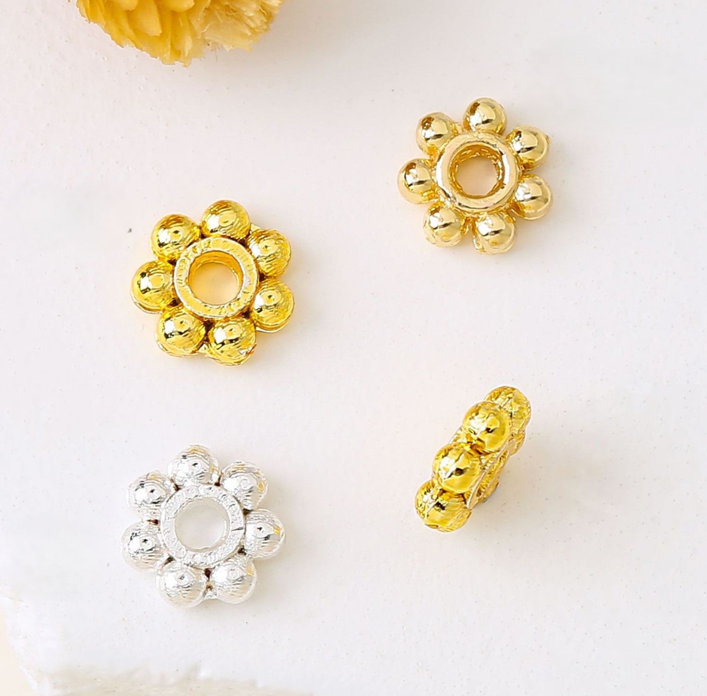 100pcs Gold-Plated Copper Flower Bead Cap / Spacer Bead