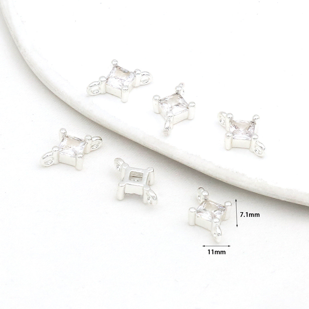 (10pcs)CZ-Set Double-Drop Diamond Pendant