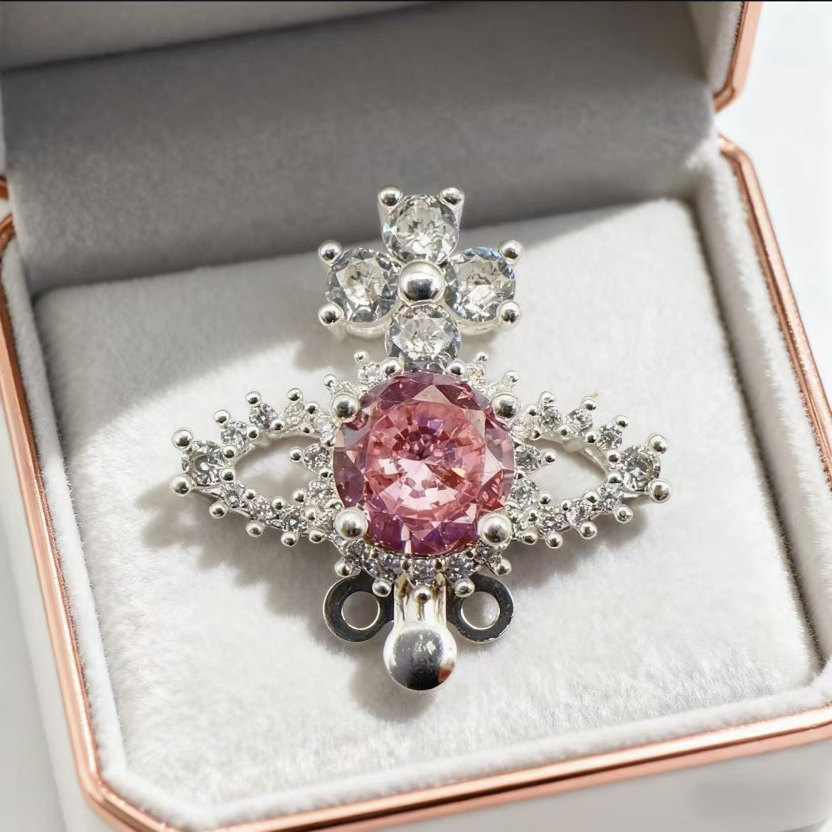 Double-Row End Clasp in Saturn Design