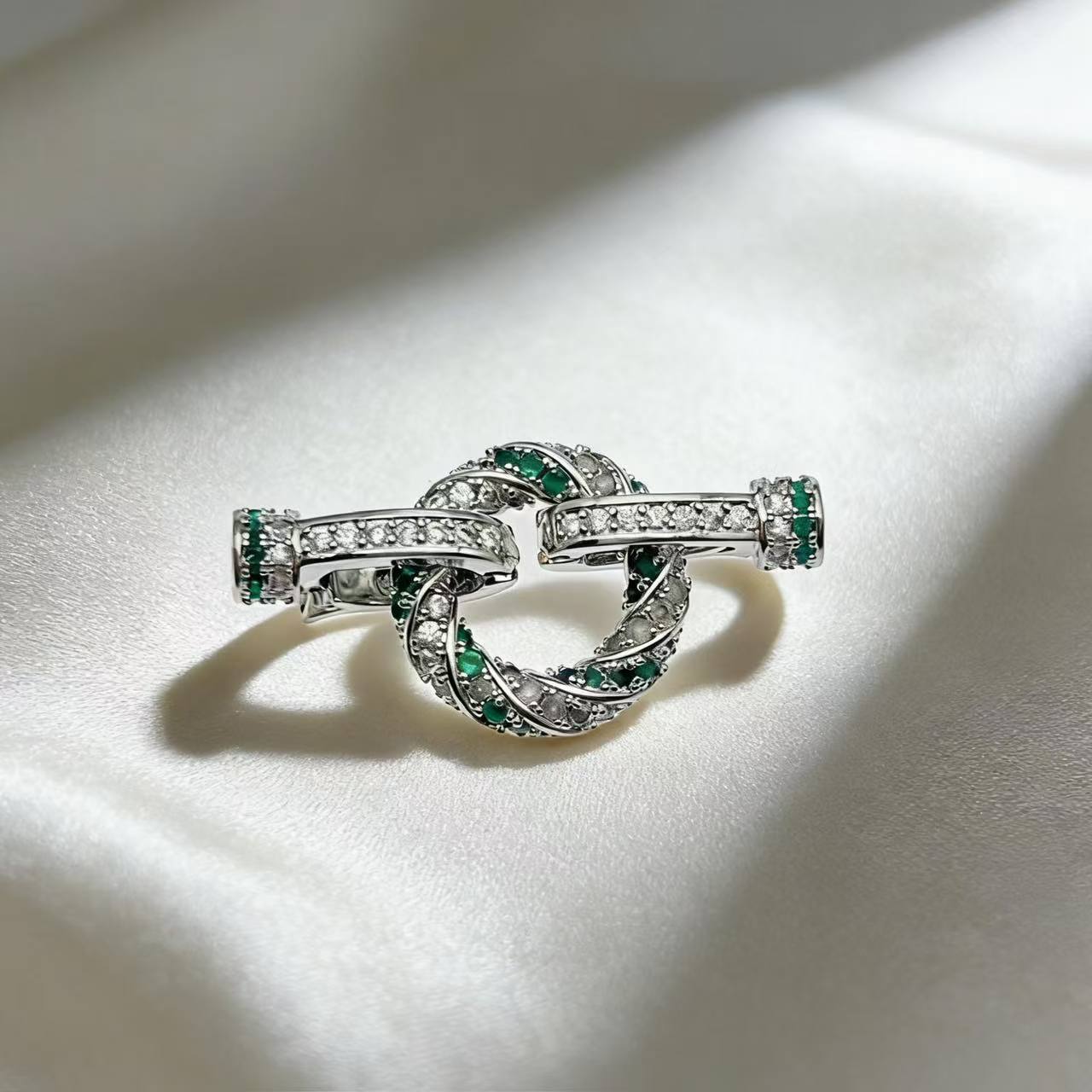 Plated Twisted Rope Clasp with Full Paved Diamonds