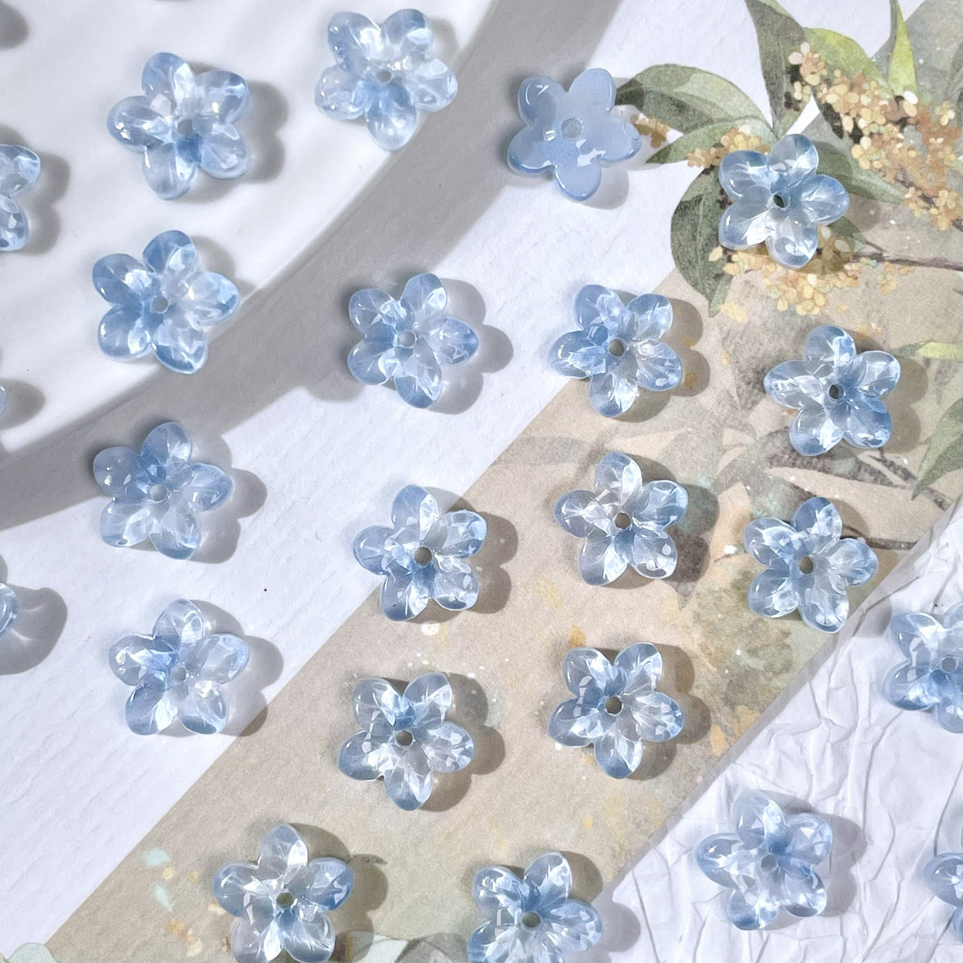 (50pcs)10mm Five-Leaf Flower Glass Petals