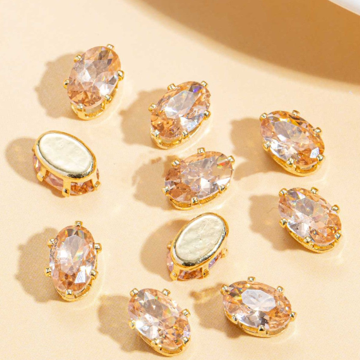 (100pcs)4x6mm Oval Prong-Set CZ