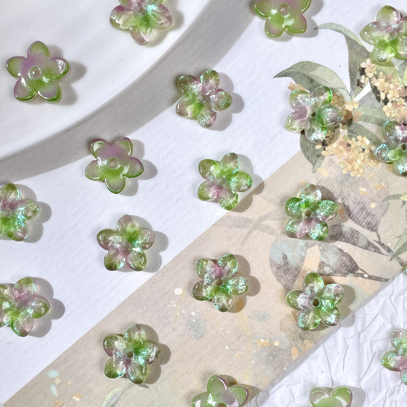 (50pcs)10mm Five-Leaf Flower Glass Petals