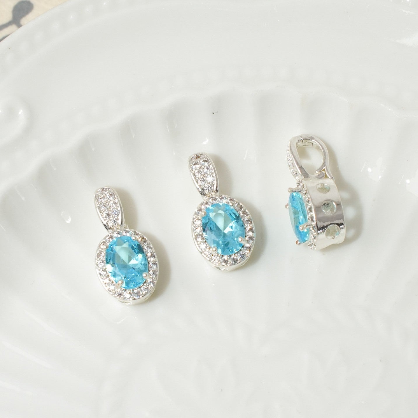 Round CZ Pendant Universal Clasp