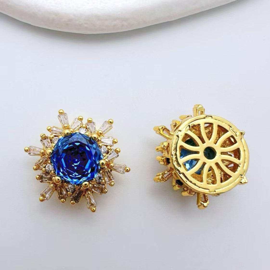 16mm Snowflake Zircon Spacer with Rose Cut Diamond