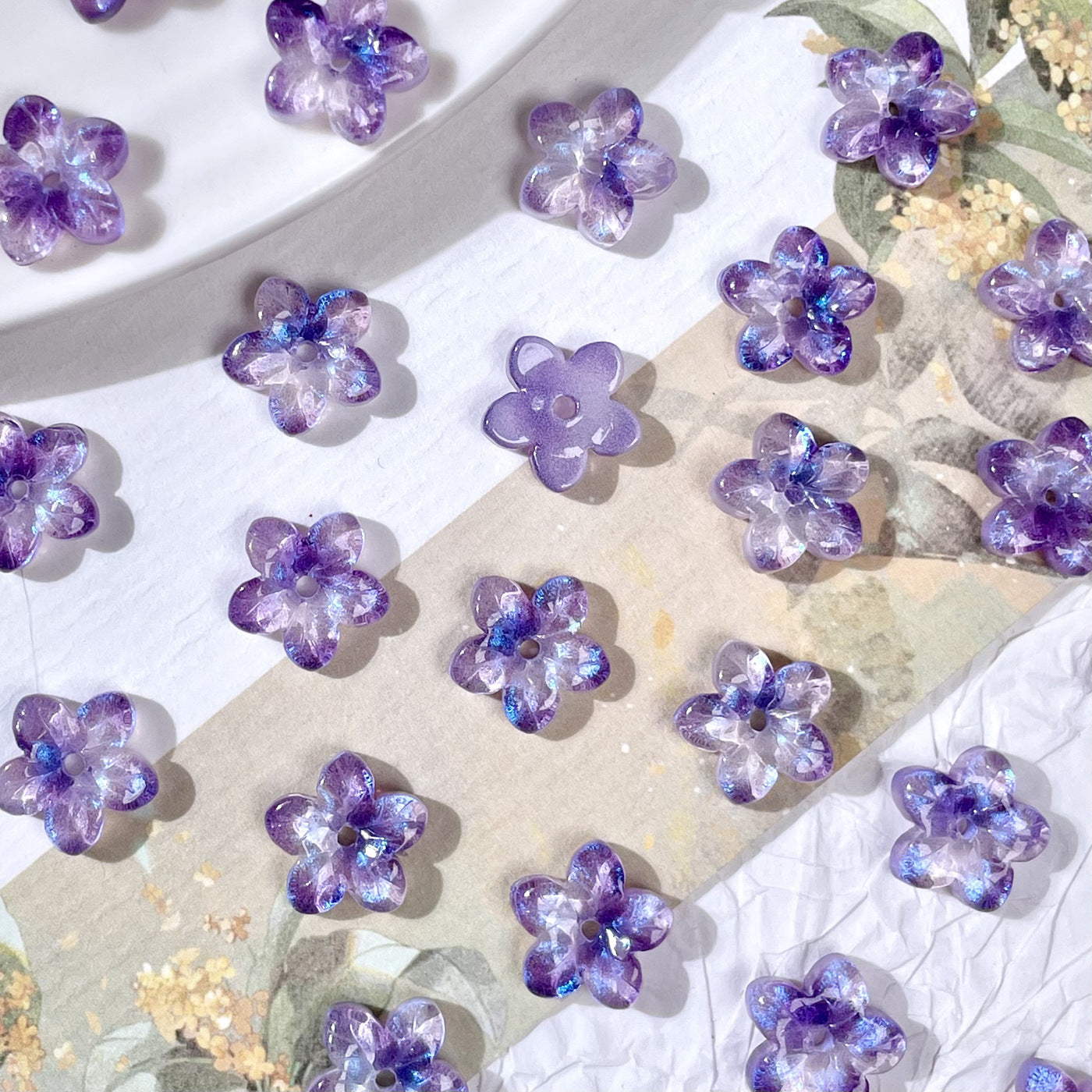 (50pcs)10mm Five-Leaf Flower Glass Petals
