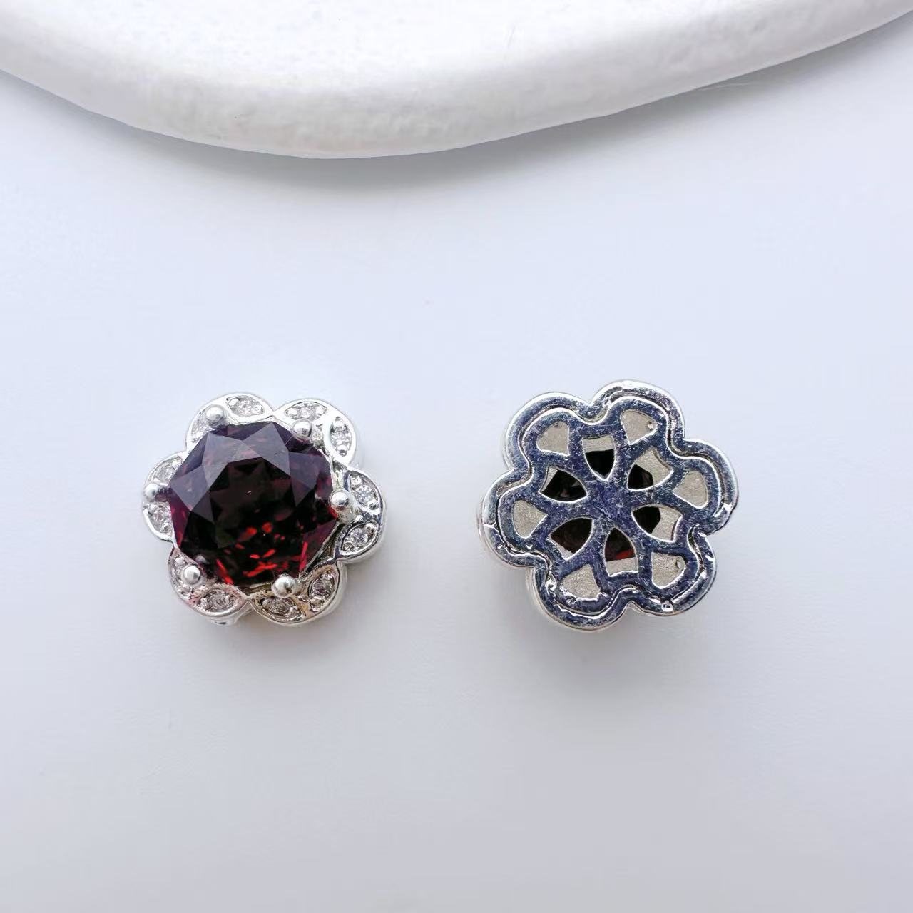 (2pcs)13*12mm Rose Cut Floral Round Zircon Spacer