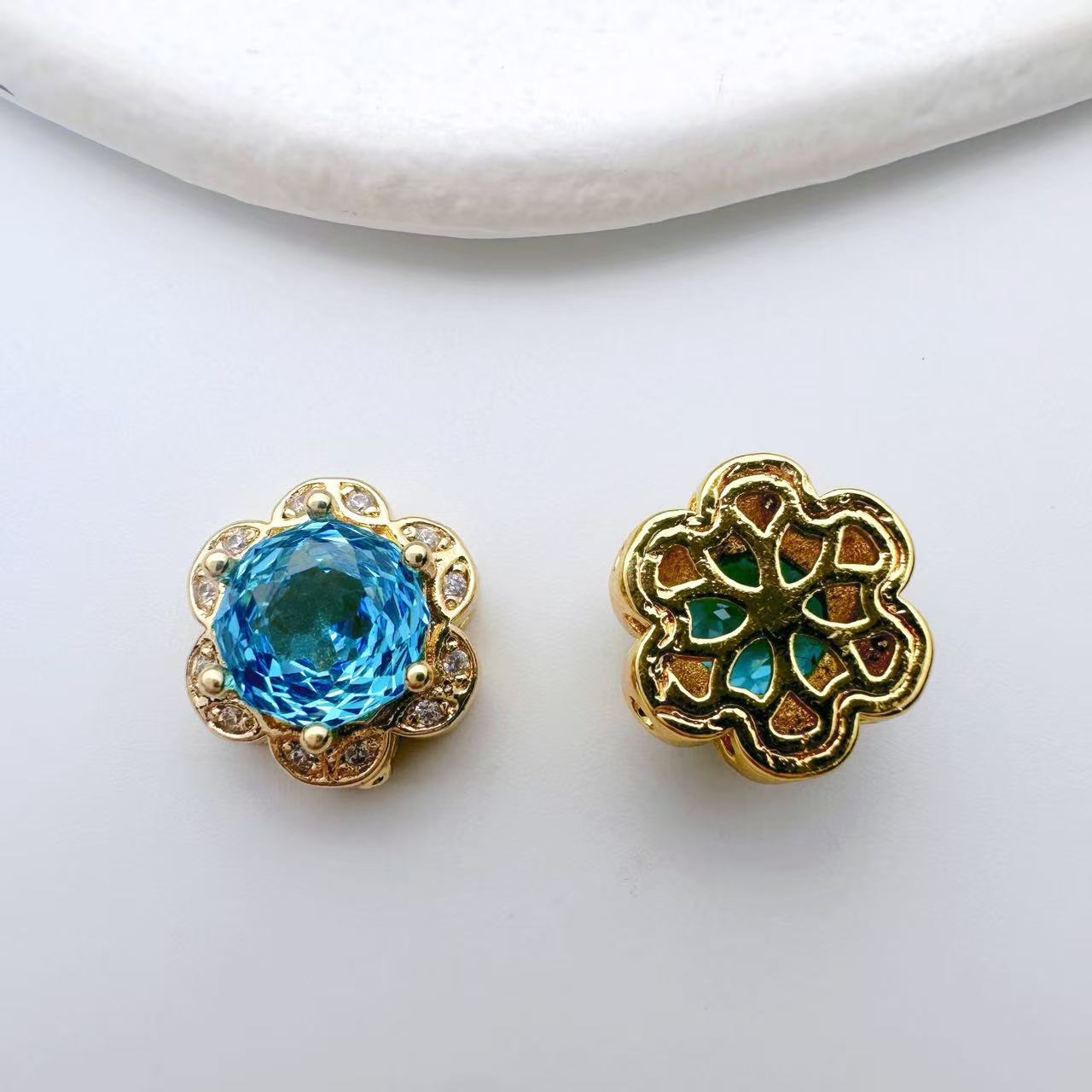 (2pcs)13*12mm Rose Cut Floral Round Zircon Spacer