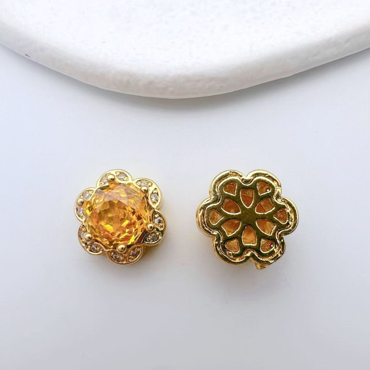 (2pcs)13*12mm Rose Cut Floral Round Zircon Spacer
