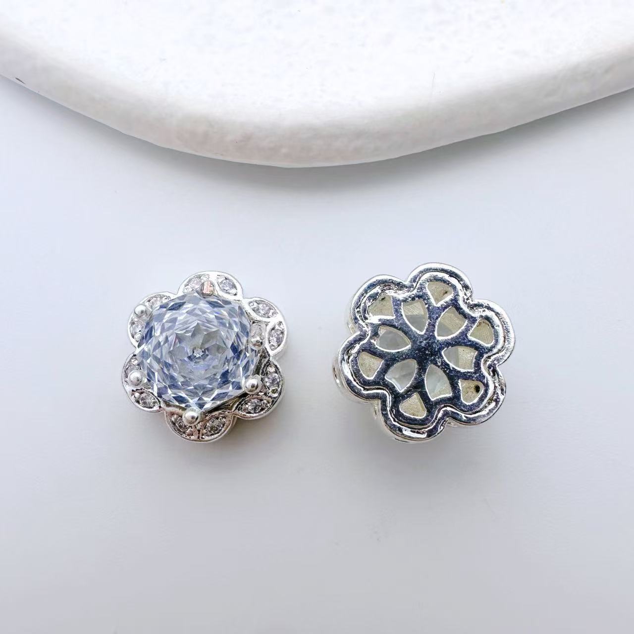 (2pcs)13*12mm Rose Cut Floral Round Zircon Spacer
