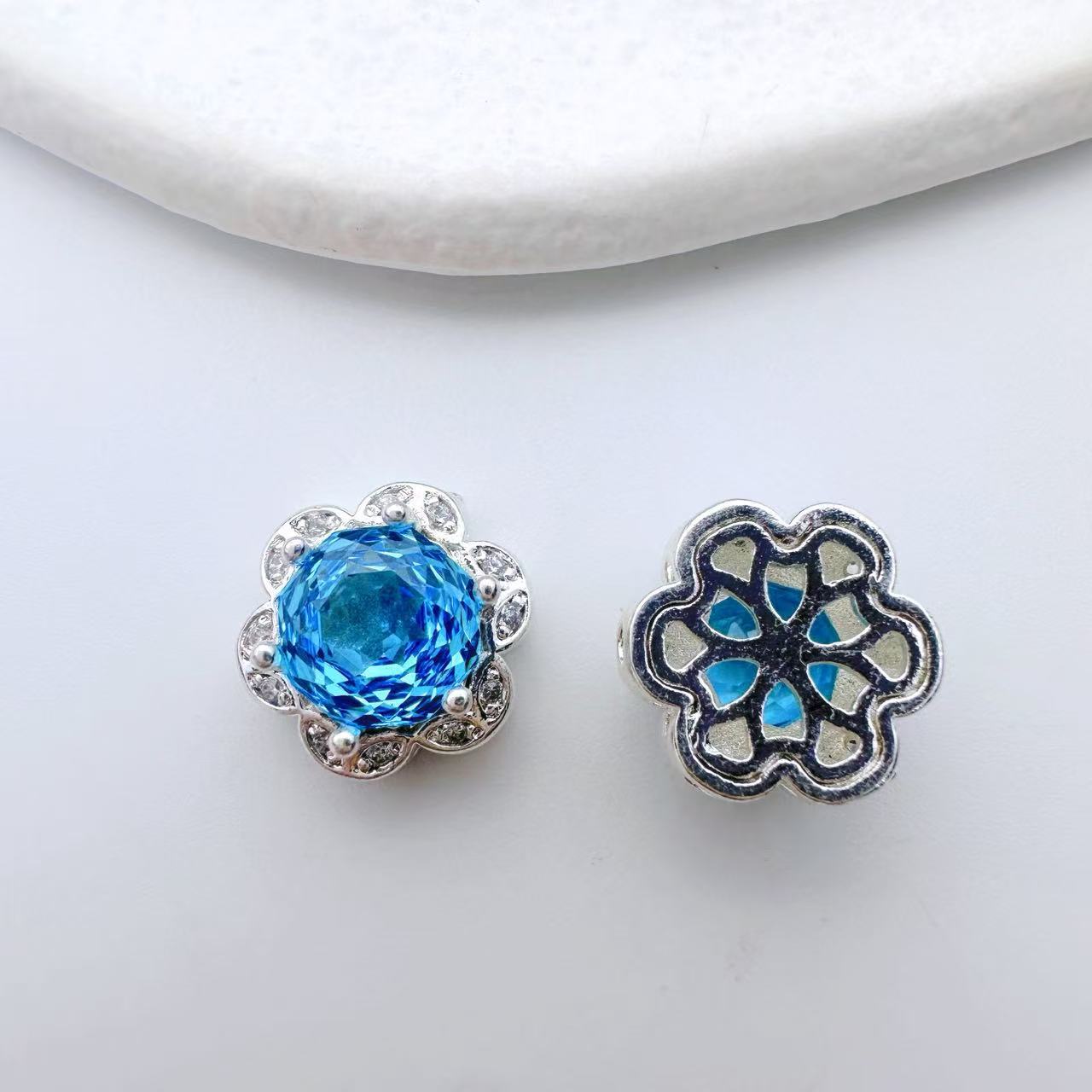 (2pcs)13*12mm Rose Cut Floral Round Zircon Spacer