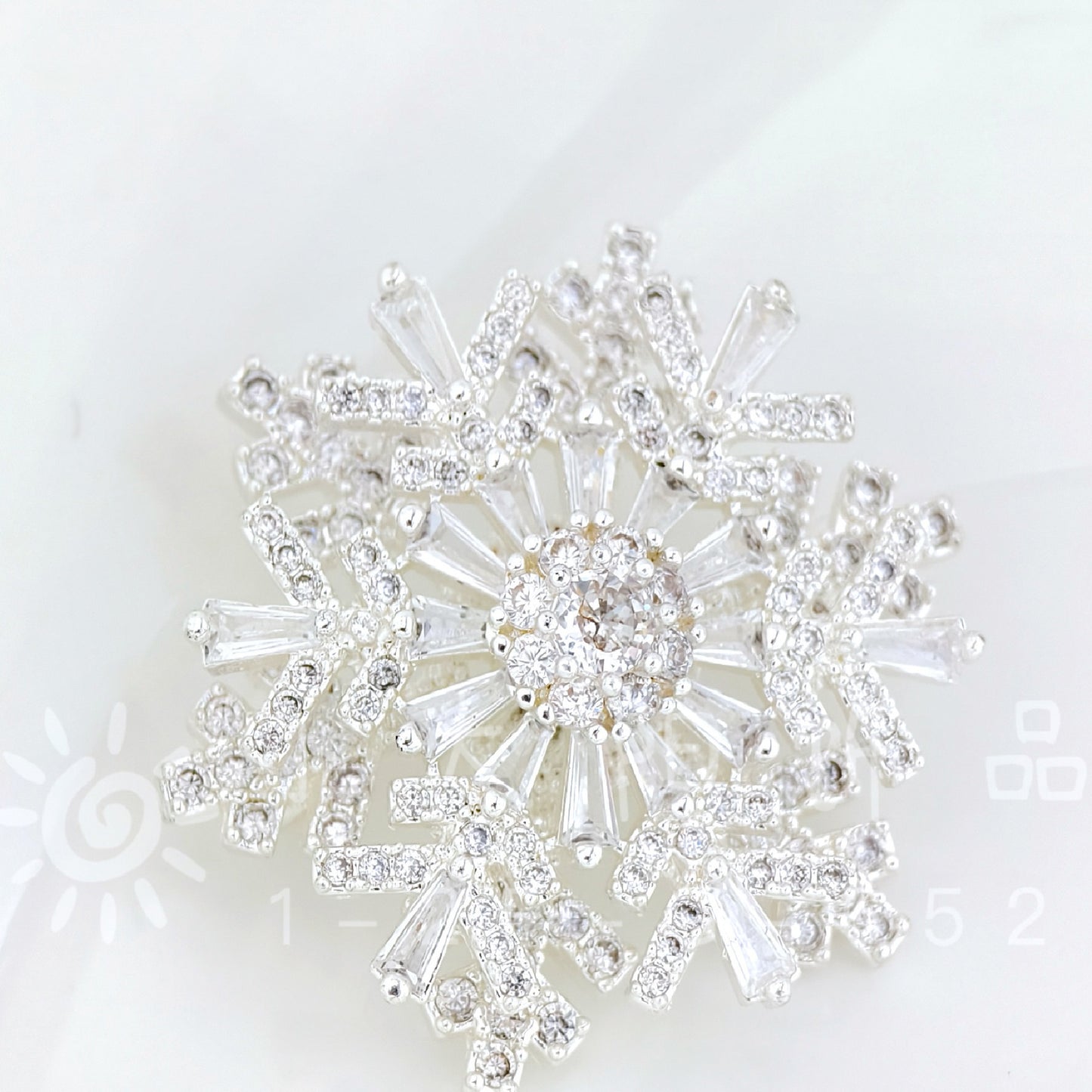 Rotatable Snowflake CZ Spacer