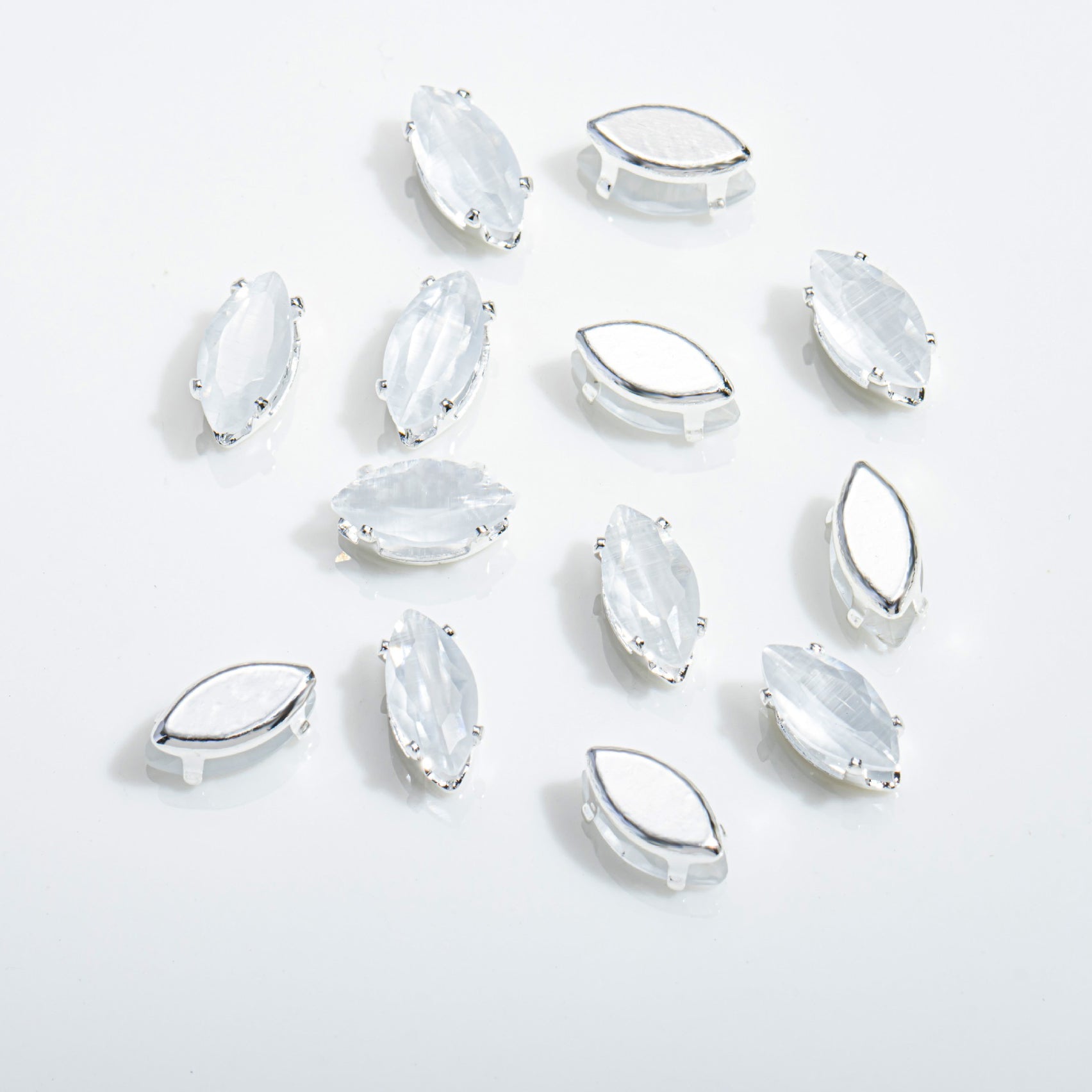 4x8mm Cat Eye Marquise Prong-Set CZ