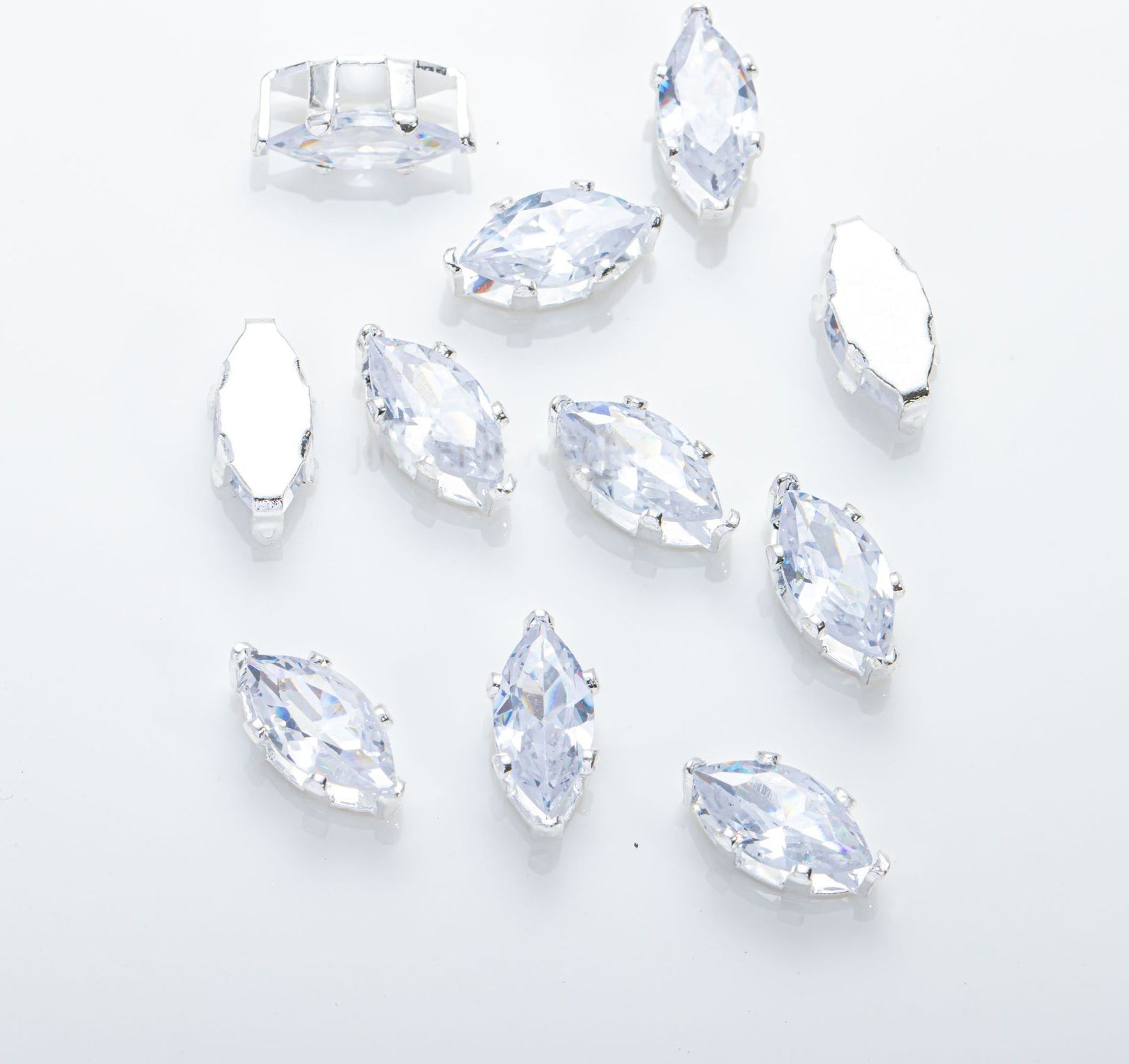 (100pcs)4x8mm 6-prong Marquise Prong-Set CZ